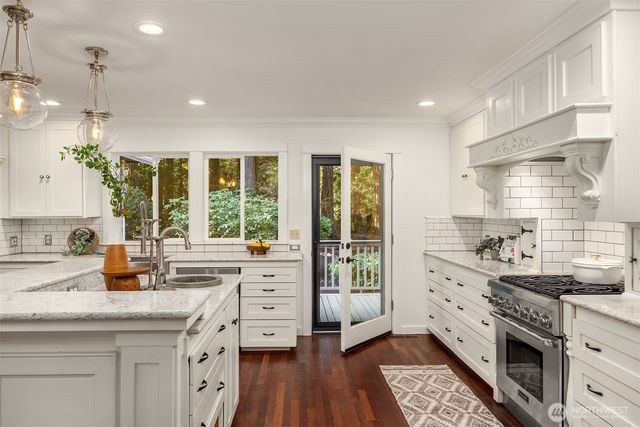 14440 Sunrise Drive NE, Bainbridge Island, WA 98110