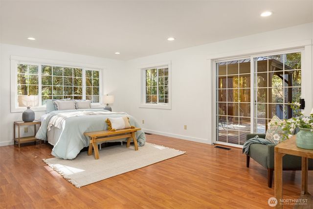 14440 Sunrise Drive NE, Bainbridge Island, WA 98110