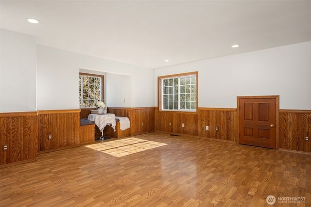 14440 Sunrise Drive NE, Bainbridge Island, WA 98110