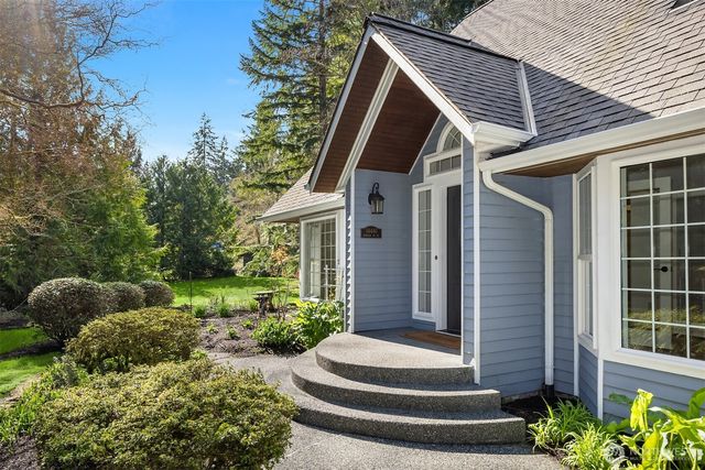 14440 Sunrise Drive NE, Bainbridge Island, WA 98110
