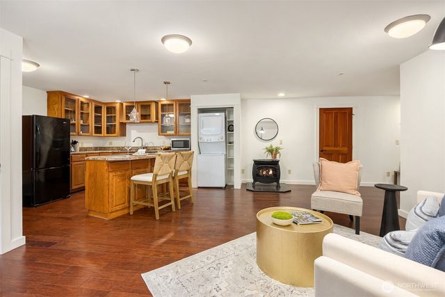 14440 Sunrise Drive NE, Bainbridge Island, WA 98110