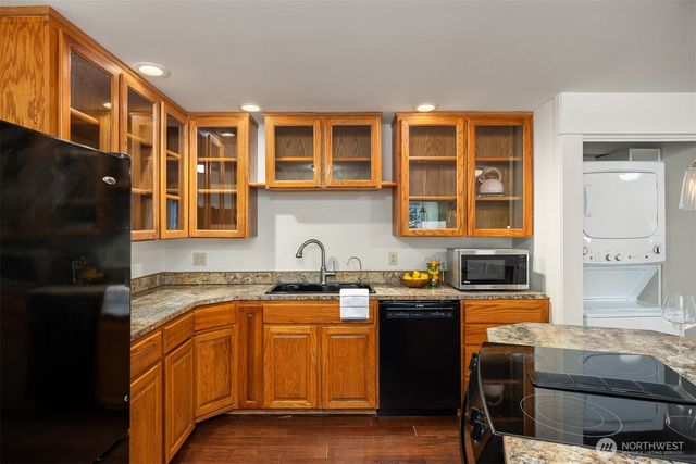 14440 Sunrise Drive NE, Bainbridge Island, WA 98110