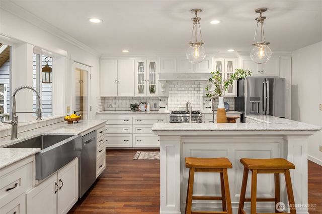 14440 Sunrise Drive NE, Bainbridge Island, WA 98110