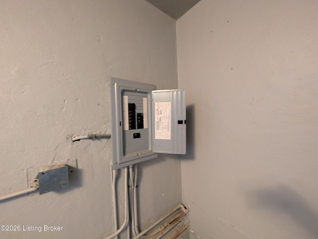 183 N Ewing Ave, Louisville, KY 40206