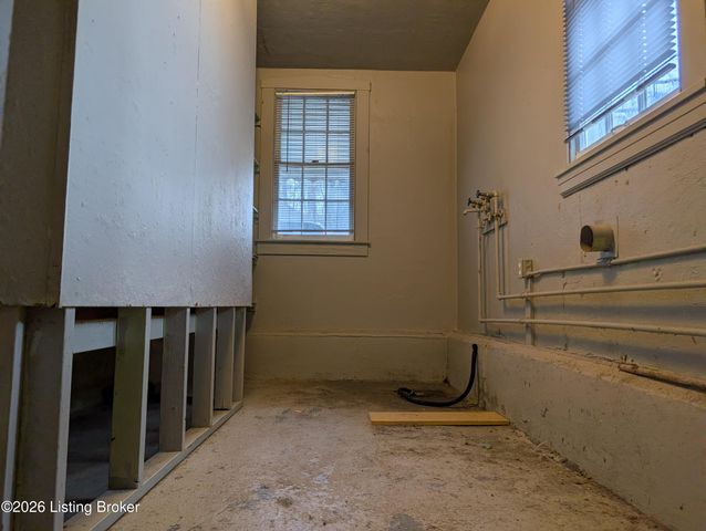 183 N Ewing Ave, Louisville, KY 40206