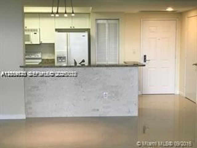 19501 W Country Club Dr 2115, Aventura, FL 33180