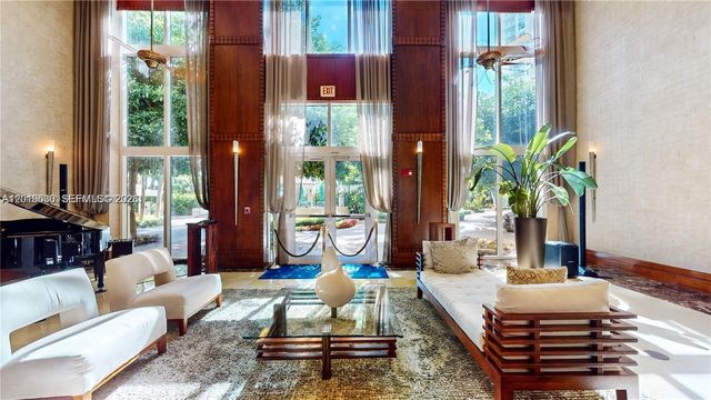 19501 W Country Club Dr 2115, Aventura, FL 33180