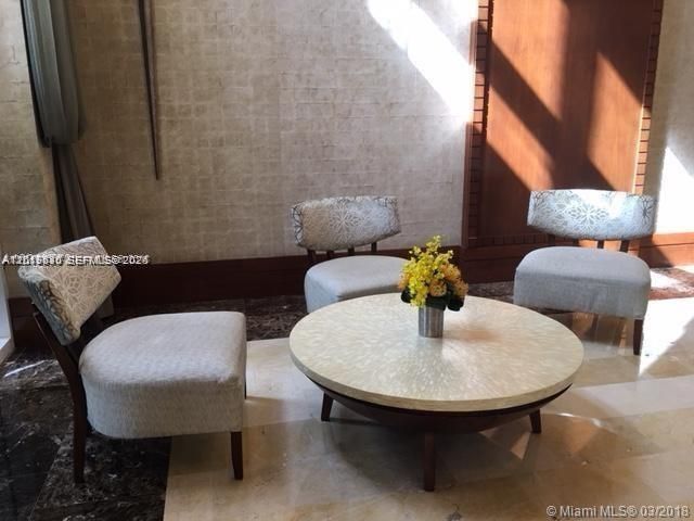 19501 W Country Club Dr 2115, Aventura, FL 33180