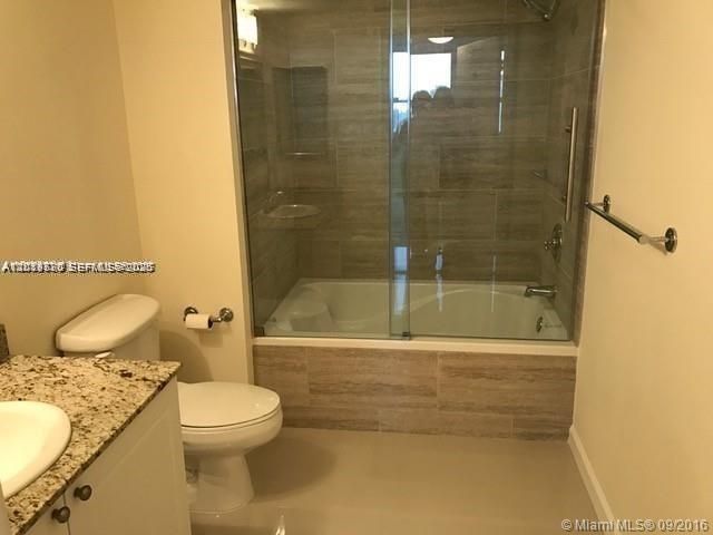 19501 W Country Club Dr 2115, Aventura, FL 33180