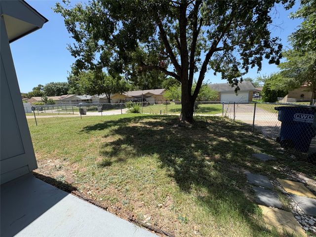 1362 Southridge Drive, Lancaster, TX 75146