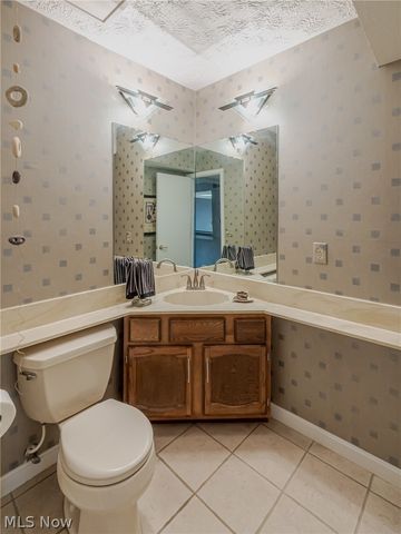 13576 Fairwinds Drive, Strongsville, OH 44136