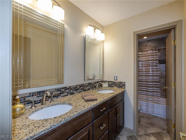 13576 Fairwinds Drive, Strongsville, OH 44136