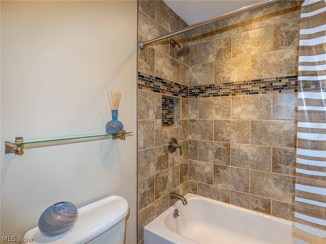 13576 Fairwinds Drive, Strongsville, OH 44136