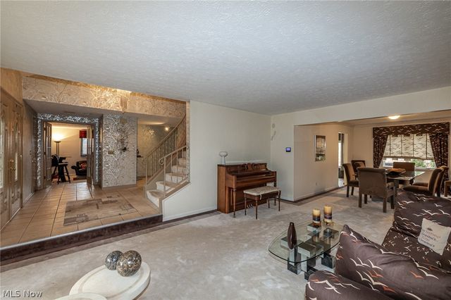 13576 Fairwinds Drive, Strongsville, OH 44136