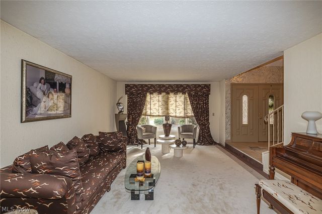 13576 Fairwinds Drive, Strongsville, OH 44136