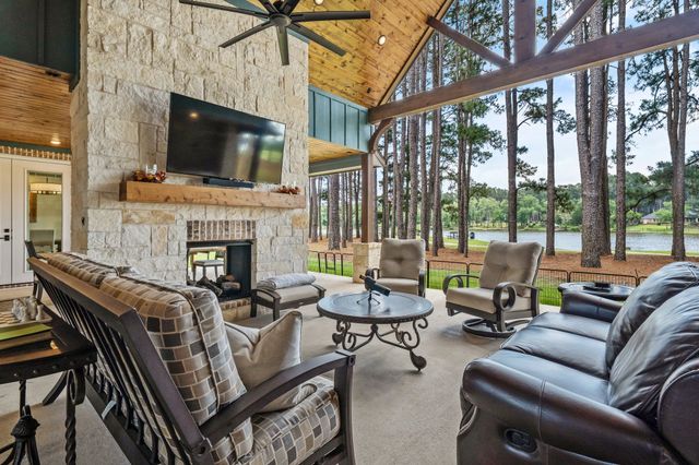 8595 Toler Pointe, Larue, TX 75770
