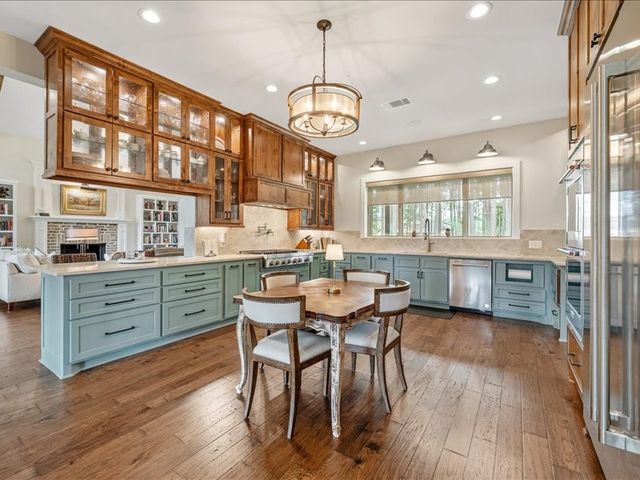 8595 Toler Pointe, Larue, TX 75770