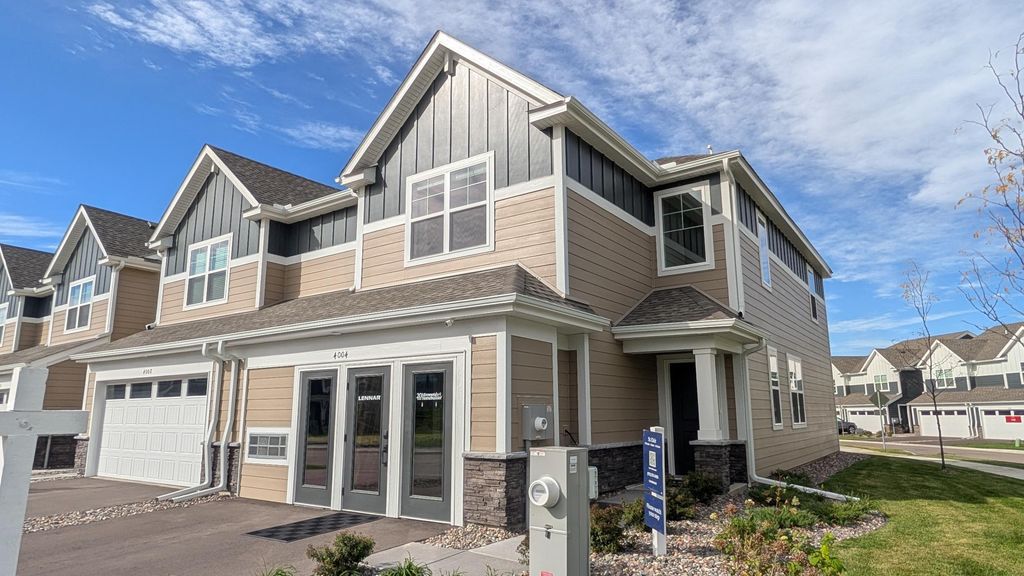 4004 Hayward Avenue N, Oakdale, MN 55128 — exterior