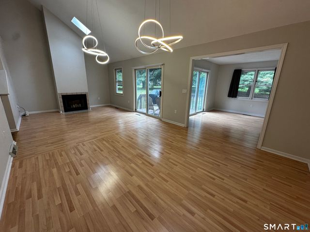 12 Canterbury Road 12, Hamden, CT 06514