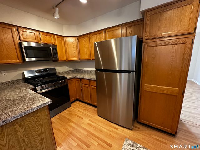 12 Canterbury Road 12, Hamden, CT 06514