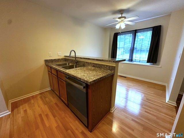 12 Canterbury Road 12, Hamden, CT 06514
