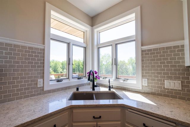 6128 Imperial Drive, Waunakee, WI 53597