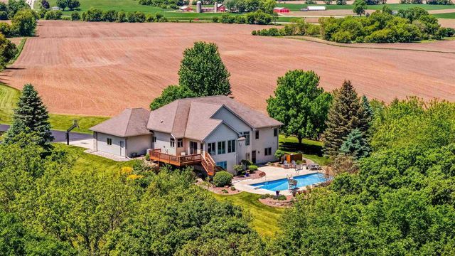 6128 Imperial Drive, Waunakee, WI 53597