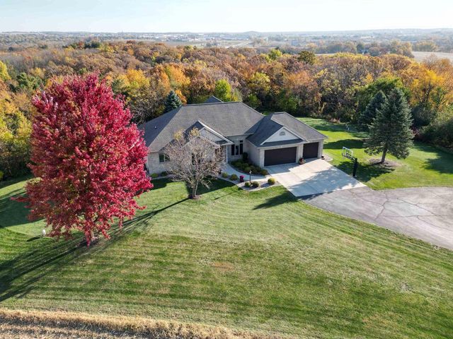 6128 Imperial Drive, Waunakee, WI 53597