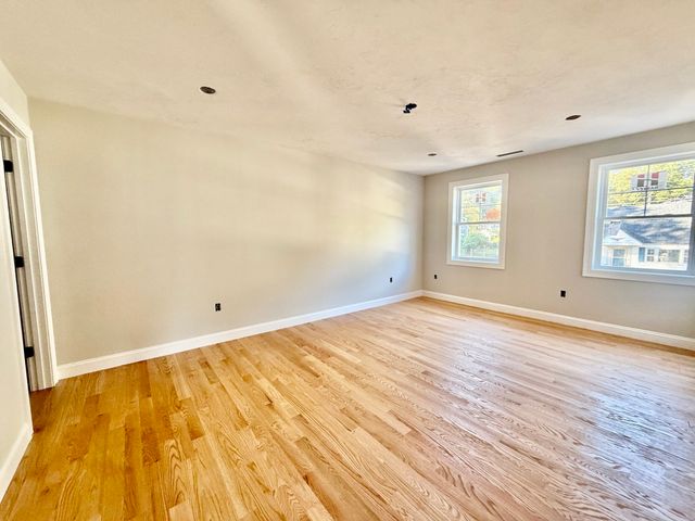 12 Shawsheen Rd, Billerica, MA 01821