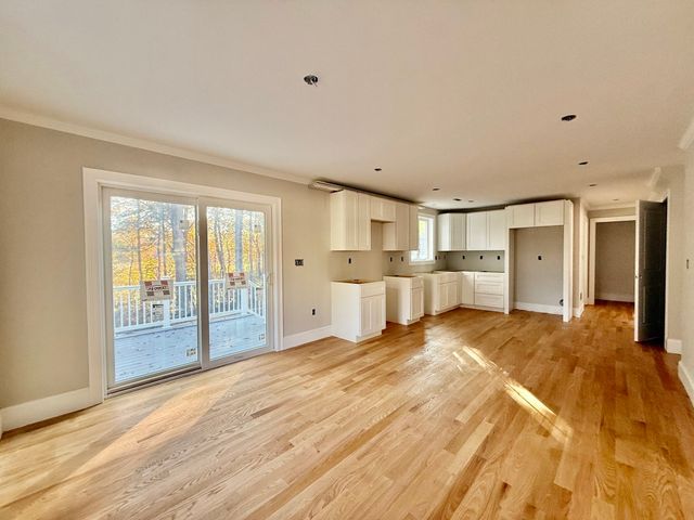 12 Shawsheen Rd, Billerica, MA 01821