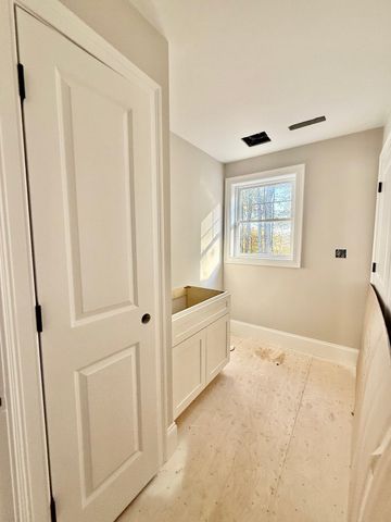 12 Shawsheen Rd, Billerica, MA 01821
