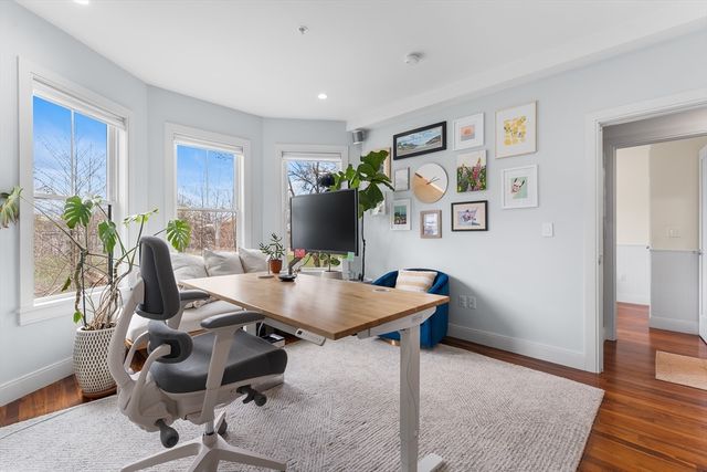 60 Carolina Ave 2, Boston, MA 02130