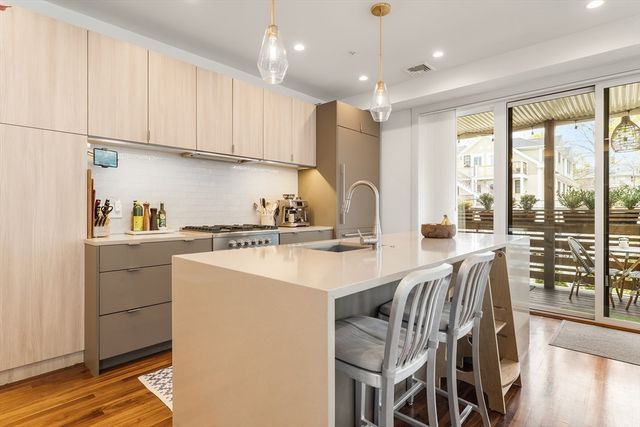 60 Carolina Ave 2, Boston, MA 02130