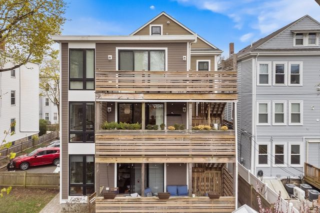 60 Carolina Ave 2, Boston, MA 02130