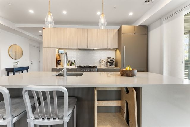 60 Carolina Ave 2, Boston, MA 02130