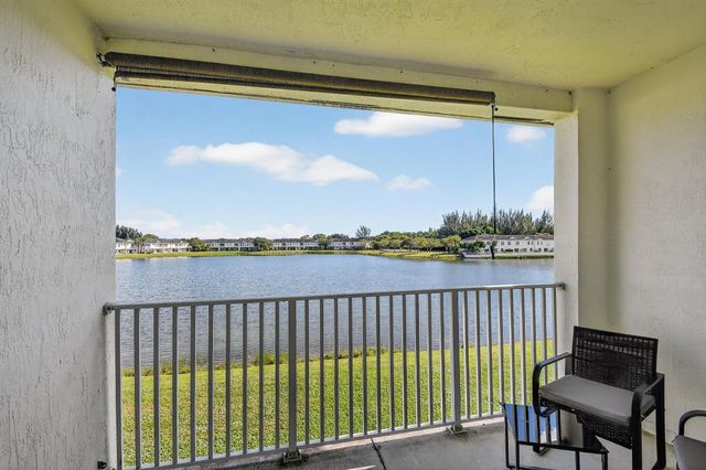 4322 Emerald Vista, Lake Worth, FL 33461