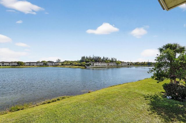 4322 Emerald Vista, Lake Worth, FL 33461