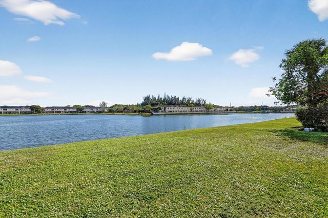 4322 Emerald Vista, Lake Worth, FL 33461