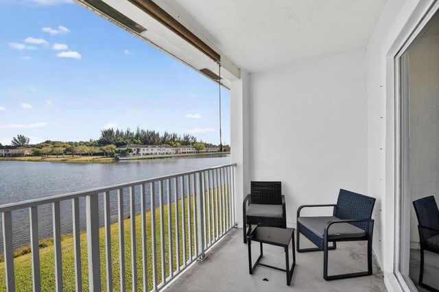 4322 Emerald Vista, Lake Worth, FL 33461