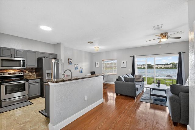 4322 Emerald Vista, Lake Worth, FL 33461