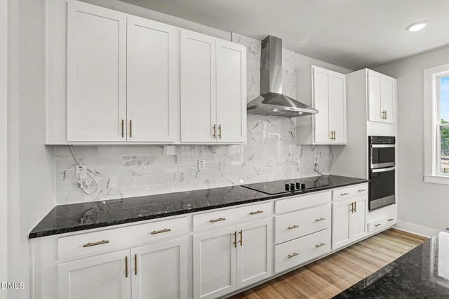 608 Barbour Farm Lane, Four Oaks, NC 27524