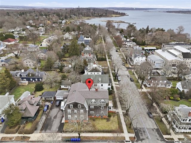 82 High Street 1S, Bristol, RI 02809