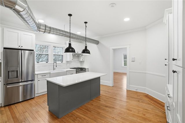 82 High Street 1S, Bristol, RI 02809