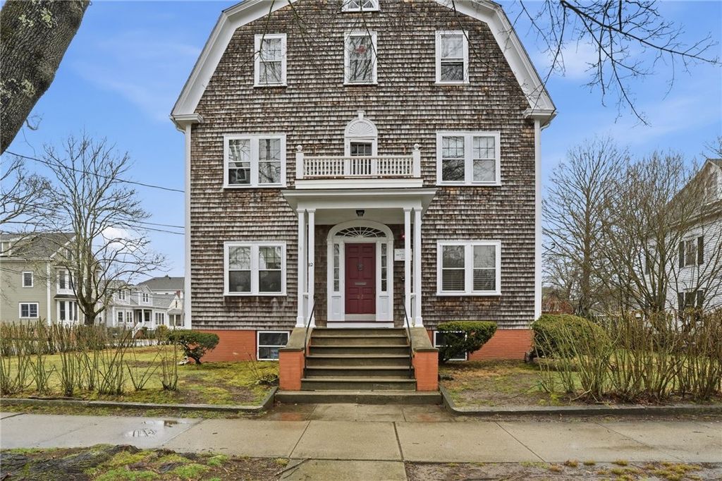 82 High Street 1S, Bristol, RI 02809