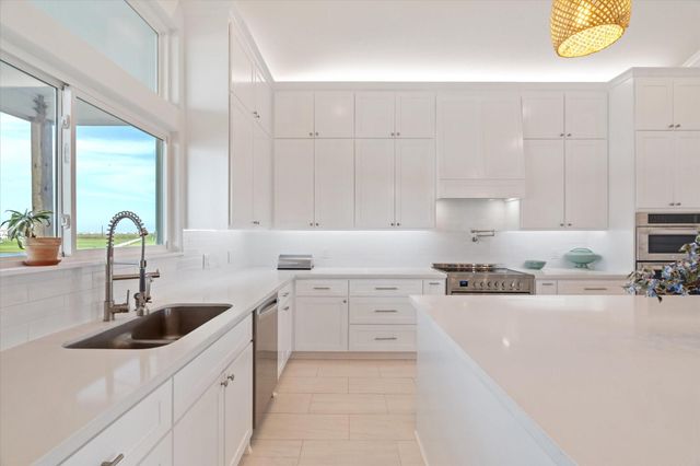 3815 Mitote Drive, Galveston, TX 77554