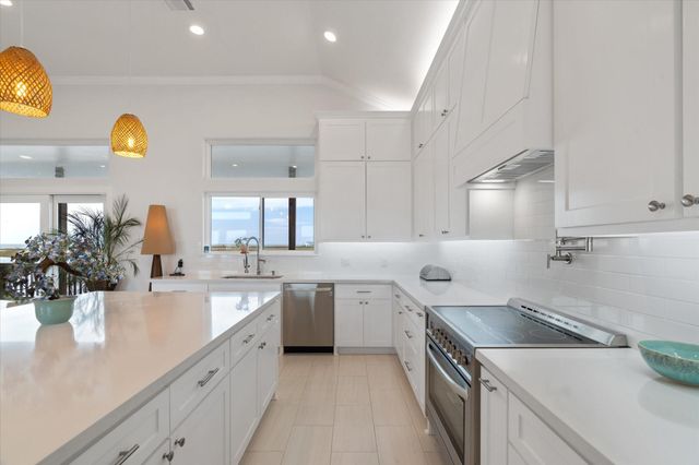 3815 Mitote Drive, Galveston, TX 77554