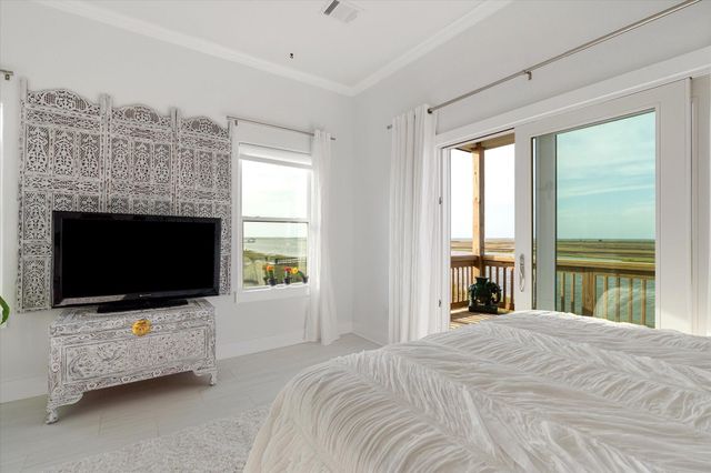 3815 Mitote Drive, Galveston, TX 77554