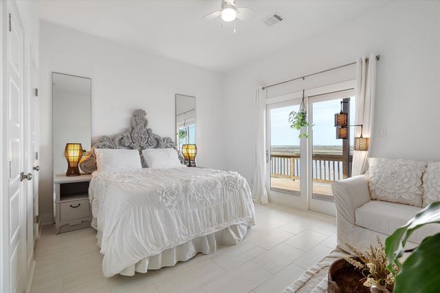 3815 Mitote Drive, Galveston, TX 77554