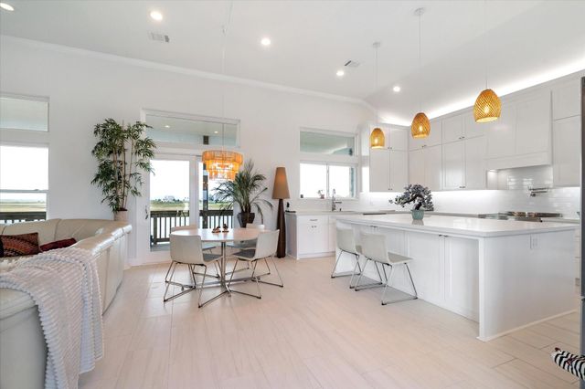 3815 Mitote Drive, Galveston, TX 77554