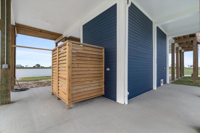 3815 Mitote Drive, Galveston, TX 77554